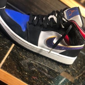 Air Jordan mid “se”